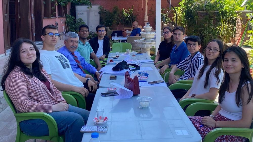 Başkan Ünal, bursiyerlerle görüştü