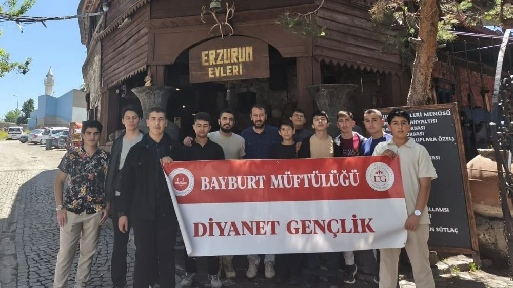 Bayburt'ta lise öğrencilerine yönelik tarih ve kültür gezisi düzenlendi