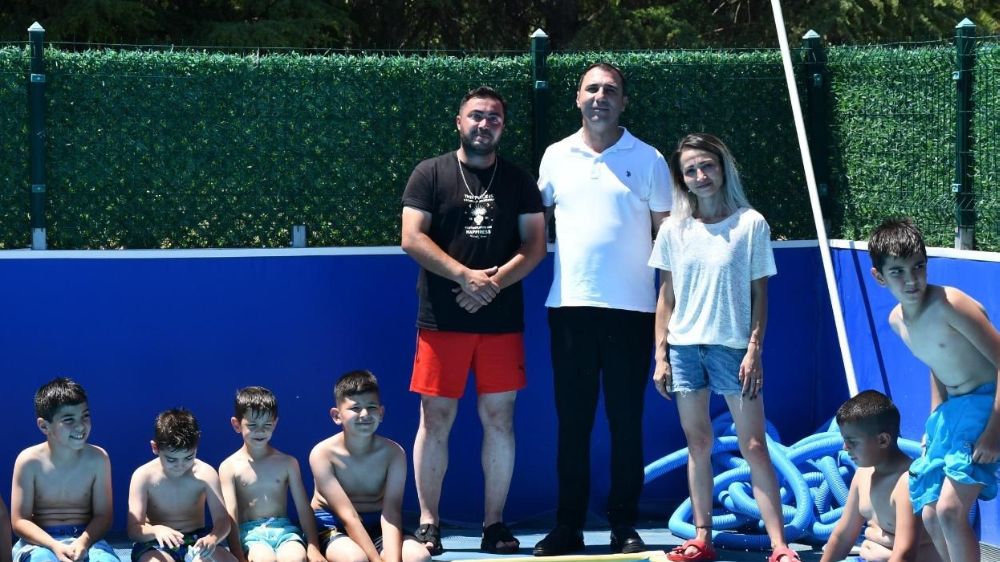Beylikova'da çocuklara yüzme kursu açıldı
