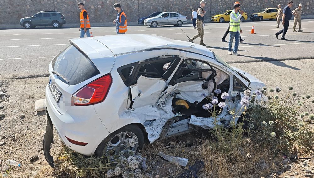 Bingöl’de trafik kazası: 3 yaralı