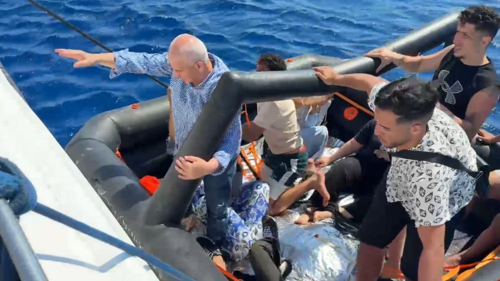 Bodrum açıklarında 13 düzensiz göçmen kurtarıldı