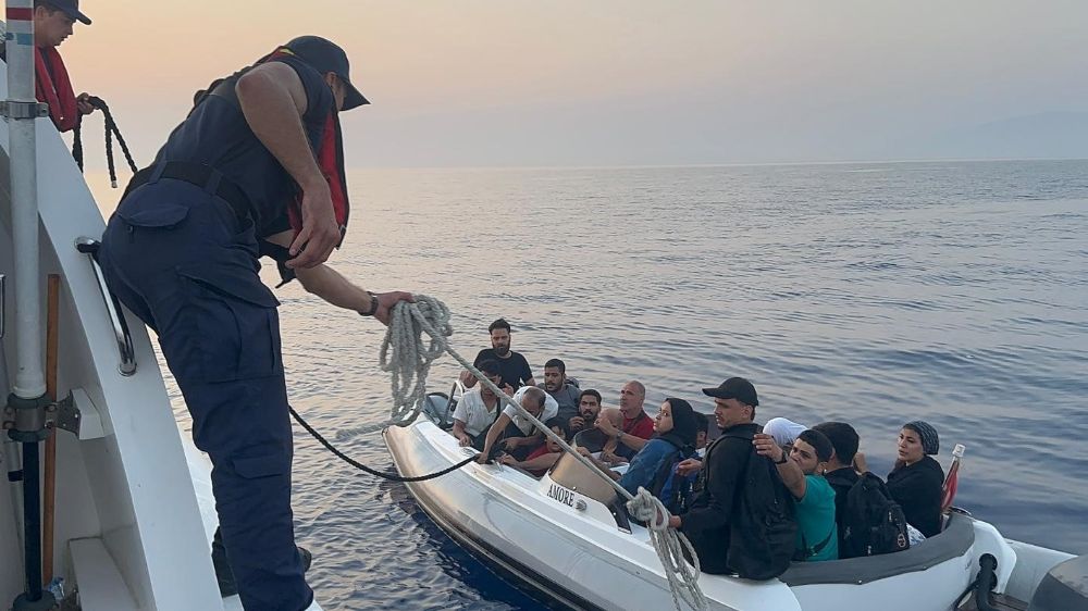 Bodrum'da 20 düzensiz göçmen kurtarıldı