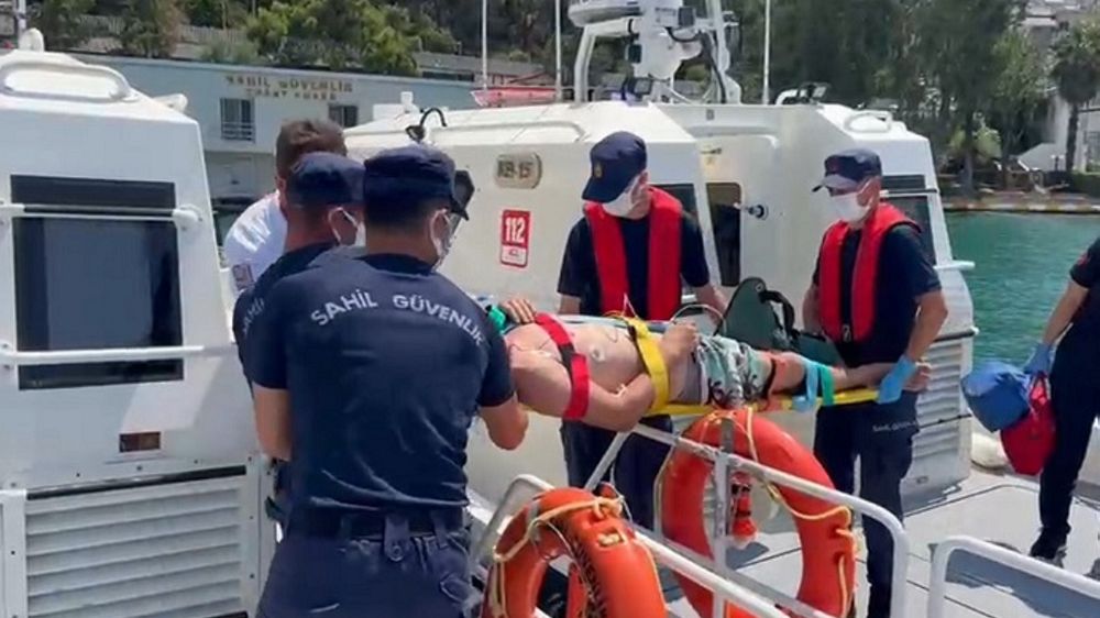 Boğulma tehlikesi yaşayan vatandaşa tıbbi tahliye