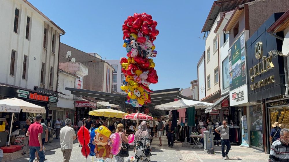 Bu ilçede 45 bin olan nüfus yazın 200 binlere çıkıyor