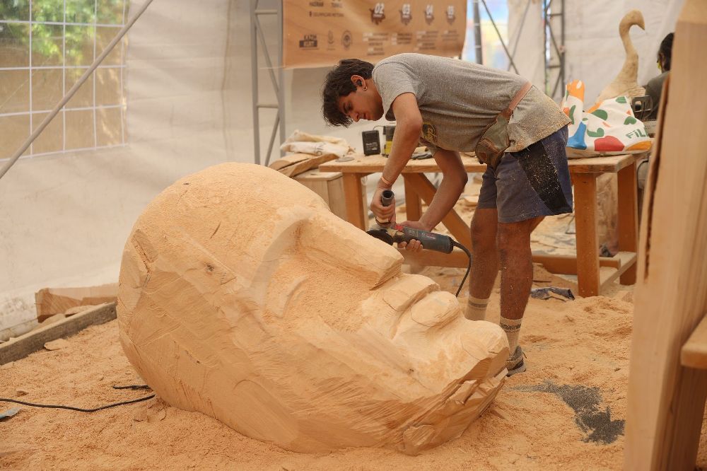 Bu masa savaş yüzünden boş kaldı