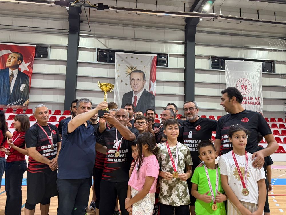 Bucak'ta Heyecan Voleybol Halk Turnuvası! Ödüller sahiplerine teslim edildi