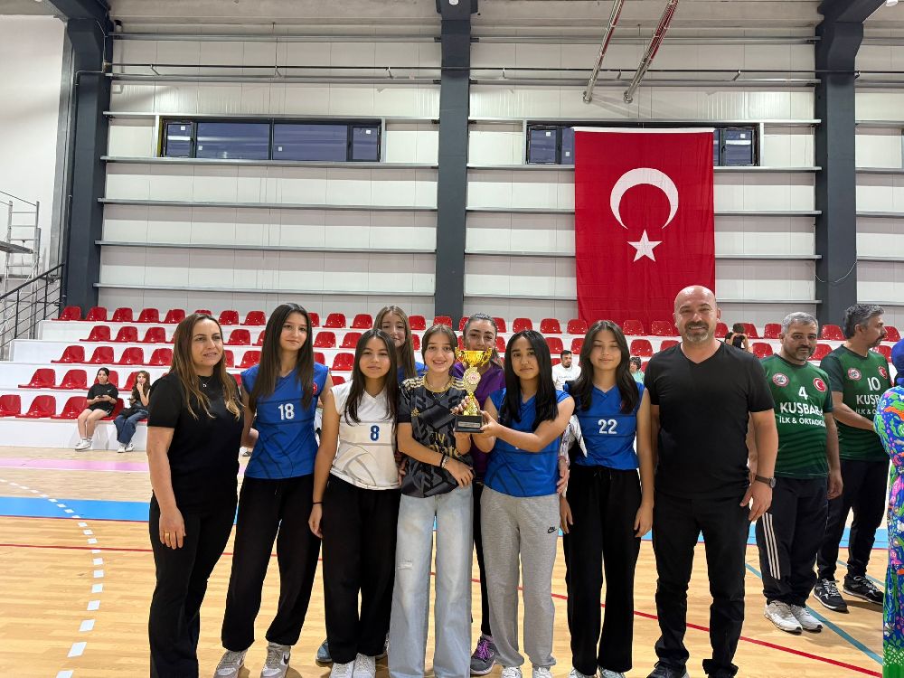 Bucak'ta Heyecan Voleybol Halk Turnuvası! Ödüller sahiplerine teslim edildi