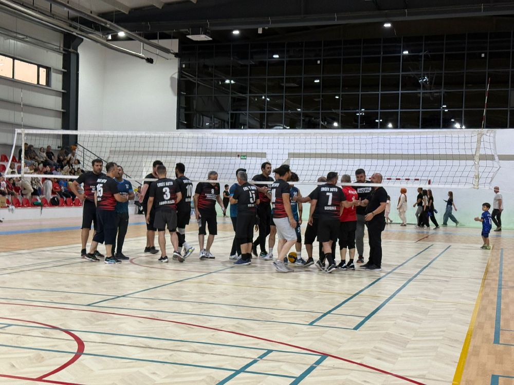 Bucak'ta Heyecan Voleybol Halk Turnuvası! Ödüller sahiplerine teslim edildi
