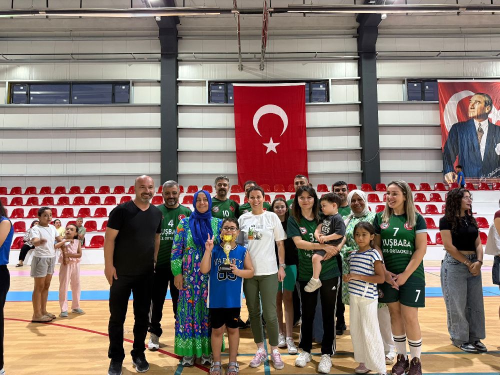 Bucak'ta Heyecan Voleybol Halk Turnuvası! Ödüller sahiplerine teslim edildi