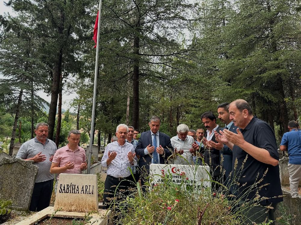Bucak’ta şehitler için anma programı düzenlendi
