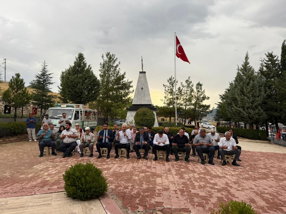 Bucak’ta şehitler için anma programı düzenlendi