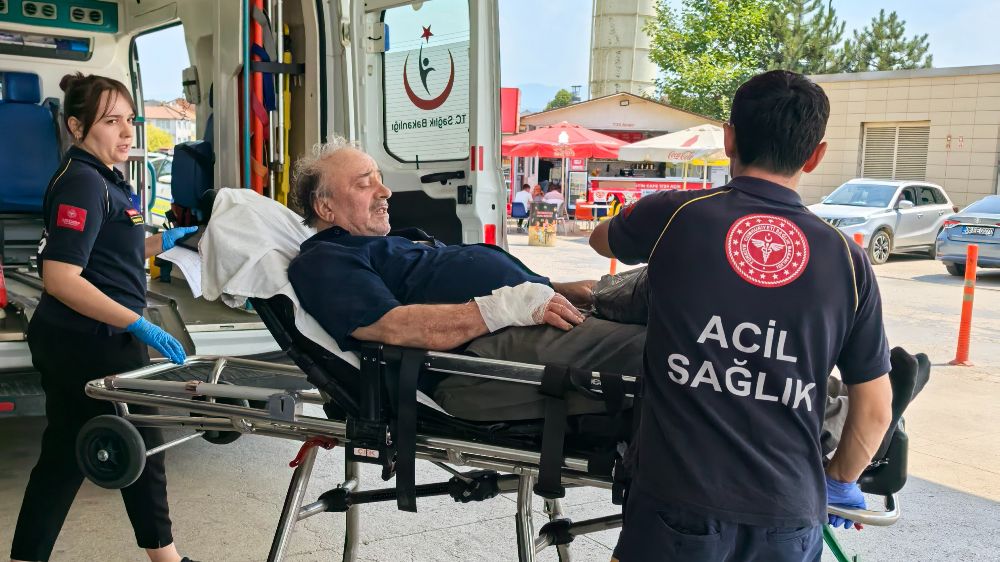 Bursa’da bir işçi elini motorlu testereye kaptırdı