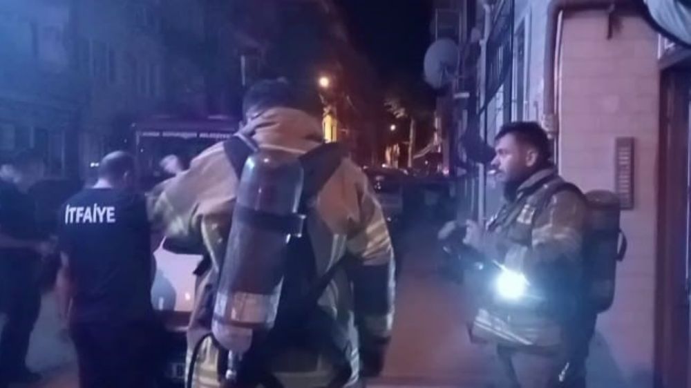 Bursa'da gece yarısı mahalleyi ayağa kaldıran yangın
