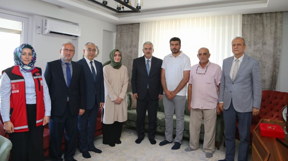 Bursa Valisi Ayyıldız, 15 Temmuz gazisini ziyaret etti