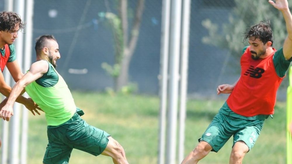 Bursaspor sabah antrenmanında tempoyu yükseltti