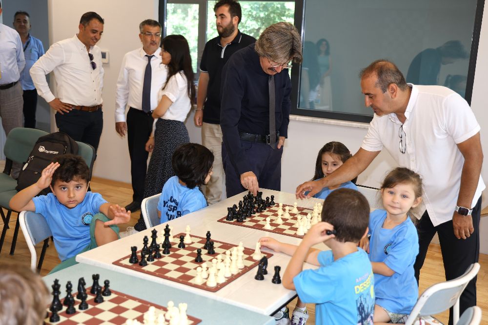 BUÜ’nün yaz okulunda minikler eğitimi ve eğlenceyi bir arada yaşıyor