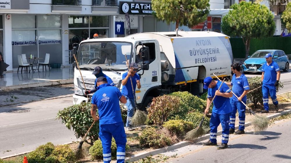 Büyükşehir'den Didim'de peyzaj ve temizlik çalışması