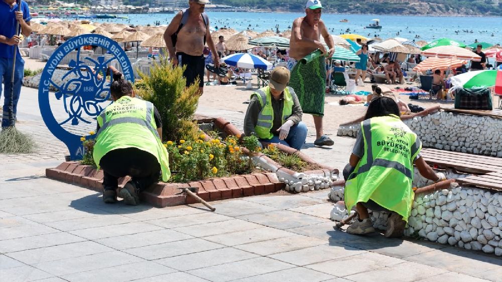 Büyükşehir'den Didim'de peyzaj ve temizlik çalışması