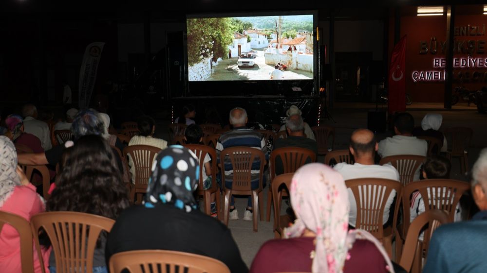 Çameli’nde sinema ve türkü dolu yaz akşamı