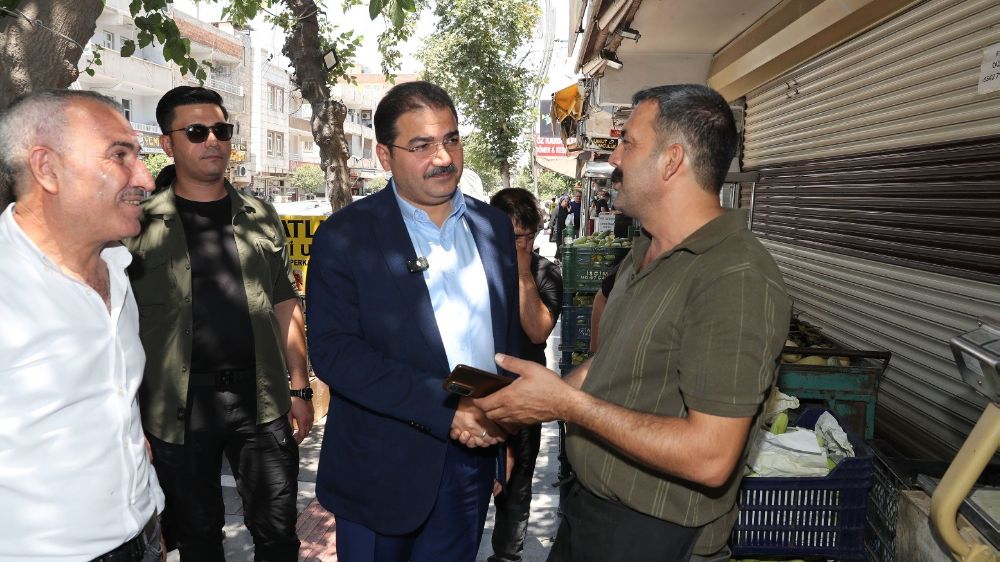 Canpolat, Devteyşti Mahallesi'nde vatandaşla buluştu