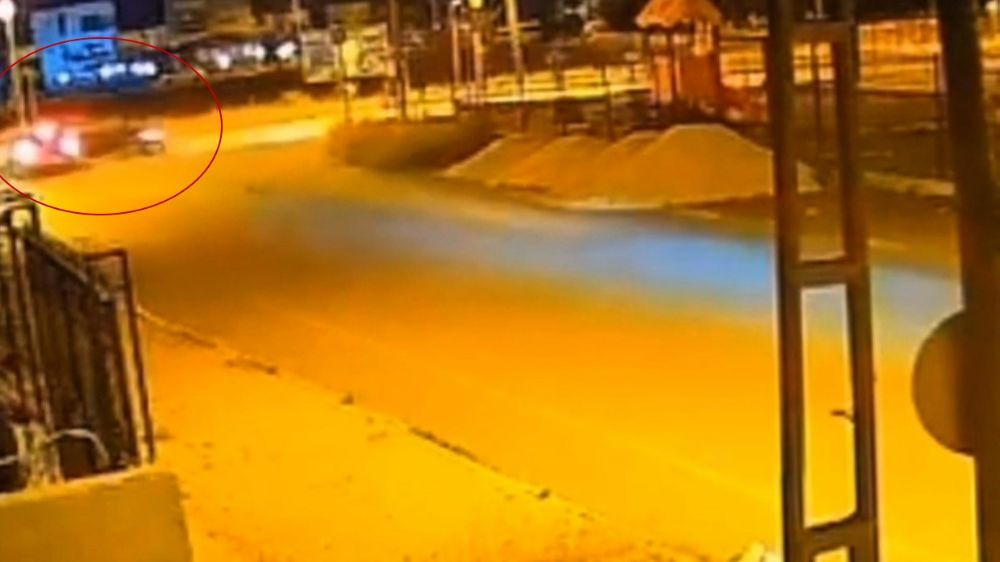 Çarpışmanın etkisiyle araç metrelerce sürüklendi