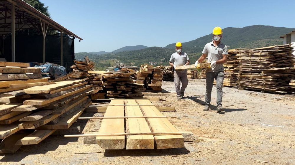 ÇAYBEL’den sokak hayvanlarına bin kulübe