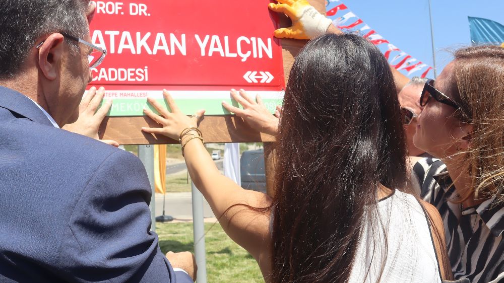 Çekmeköy'deki bir caddeye Kartalkaya yangınında hayatını kaybeden Prof. Dr. Atakan Yalçın'ın ismi verildi