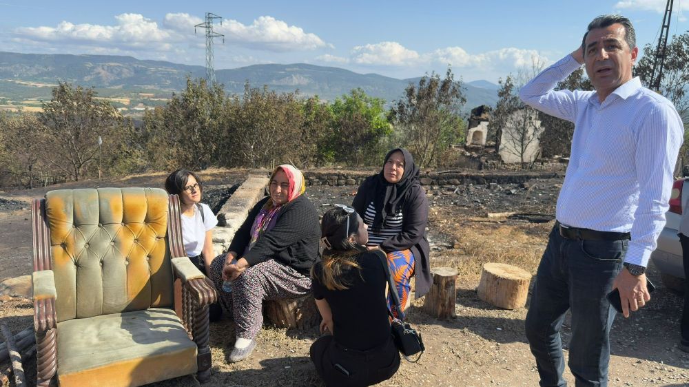  CHP Genel Başkan Yardımcı Erhan Adem, yangın bölgesine geldi