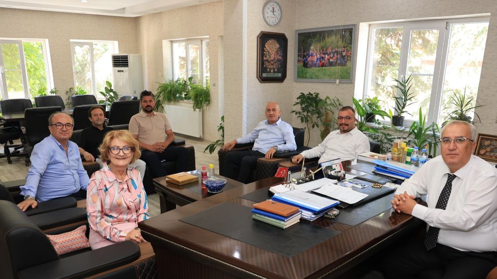 CHP’li başkanlardan AK Partili Başkan Arslan’a tebrik ziyareti