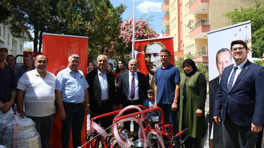 Çorum’da mobil süt sağım makinesi dağıtıldı
