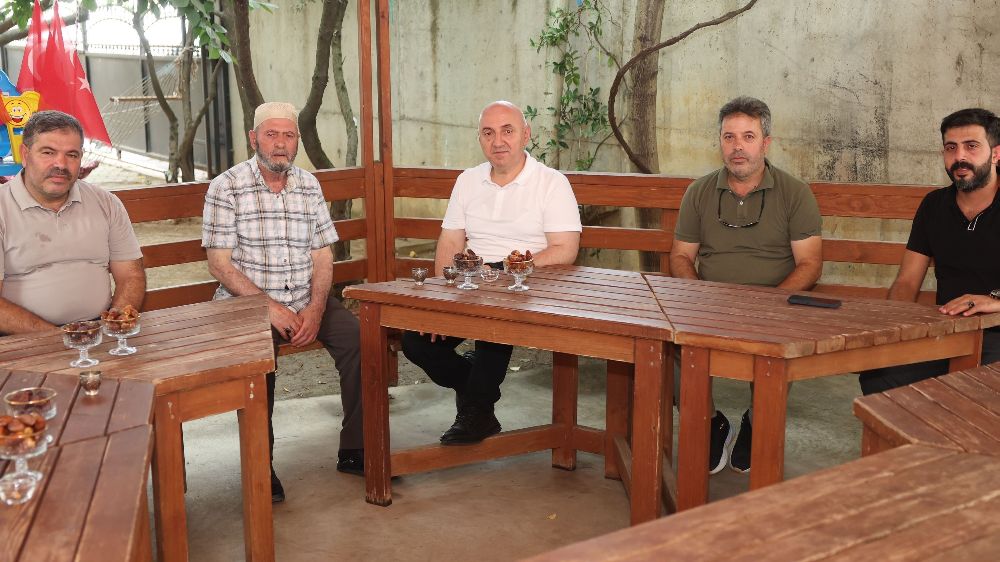 Darıca'da hacdan dönen vatandaşlara "hayırlı olsun" ziyareti