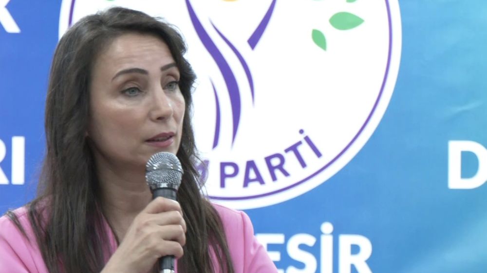 DEM Parti'li Hatimoğulları: "Gelin ikinci yüzyılda Türkiye Cumhuriyeti'ni demokrasiyle buluşturalım, demokratik cumhuriyeti hep beraber inşa edelim"