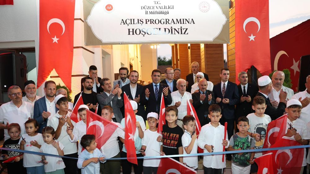Depremde yıkılan Pırpır Köyü Cami yeniden inşa edilerek ibadete açıldı