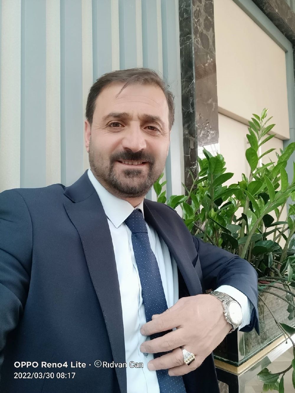 Dereye akan lağım suyu, mahalleliyi nefes alamaz hale getirdi