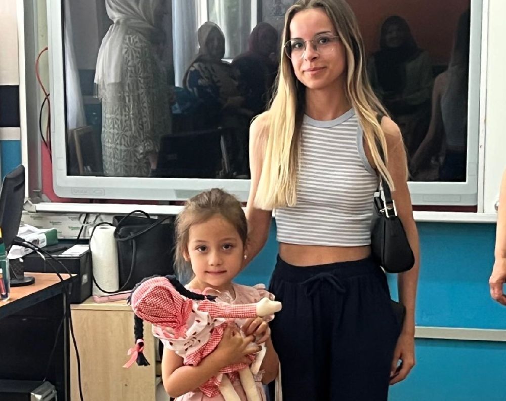 Derste ürettiklerini anaokulu öğrencilerine hediye ettiler