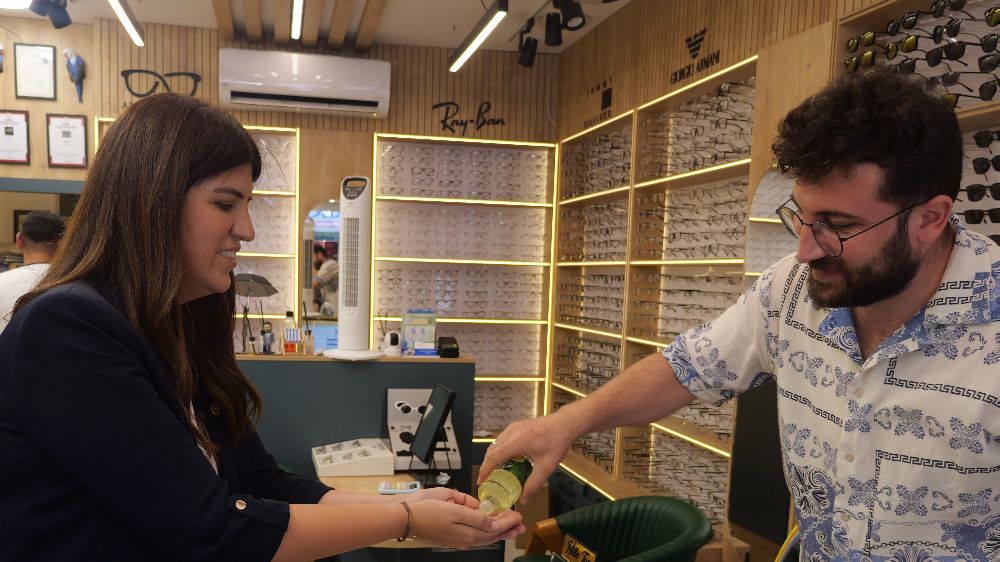 Derya Ayaydın Fatih’te esnaf ve vatandaşlarla buluştu