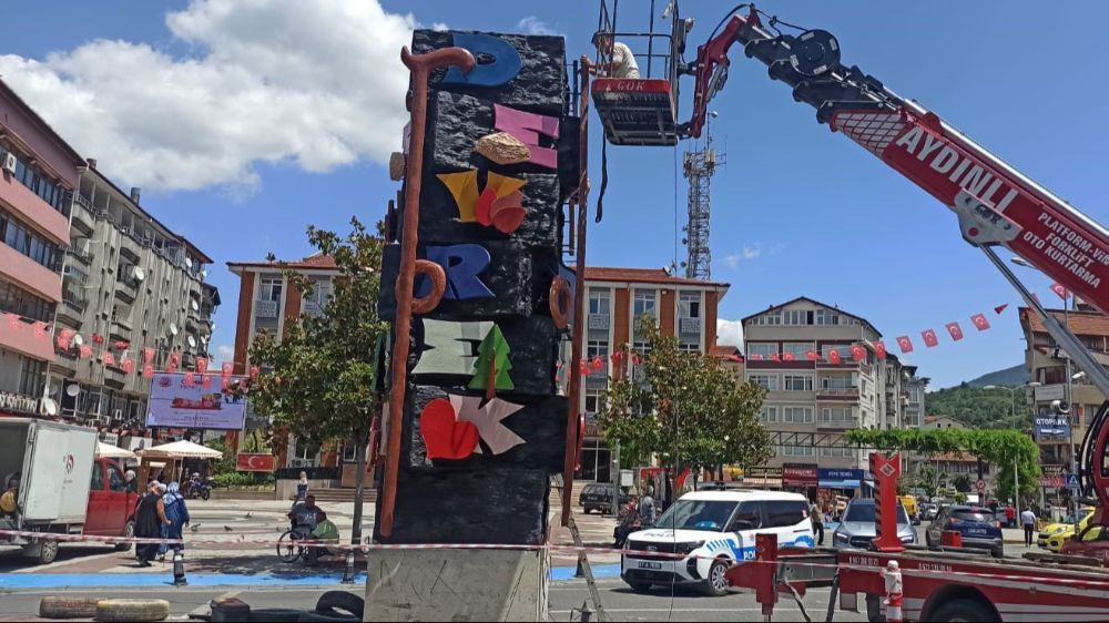 Devrek Belediyesi'nden yöresel figürlü heykeli çalışması