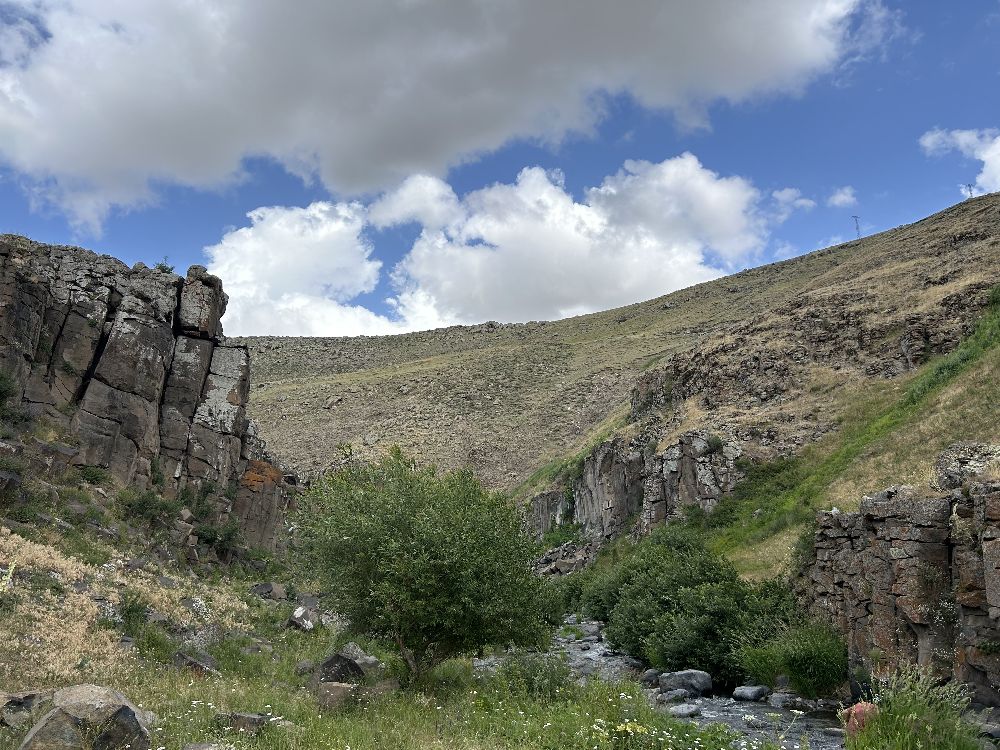 Diyadin'in Yıldızlı Şelalesi doğaseverlerin ilgisini çekiyor