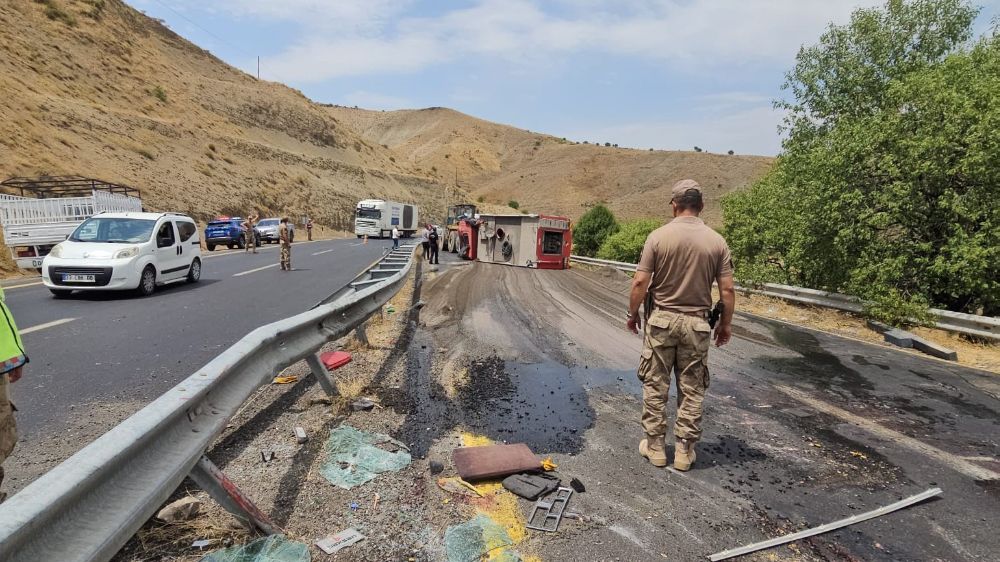 Diyarbakır'da yangın söndürmeye giden itfaiye eri kazada hayatını kaybetti