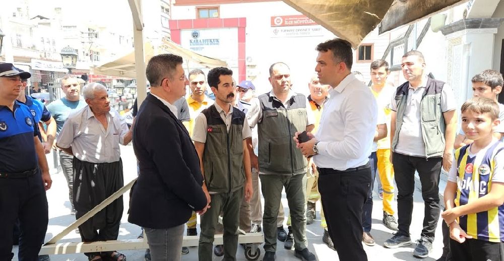 Dörtyol'da orman yangınında şehit düşen kahramanlar için helva dağıtıldı