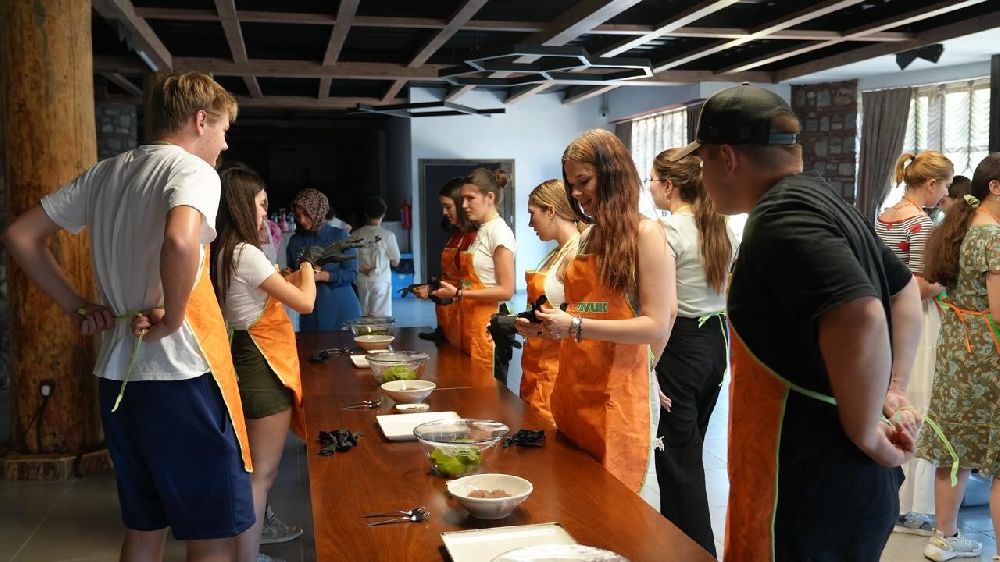 Dünya gençleri, Gürsu armudundan kurabiye yaptı