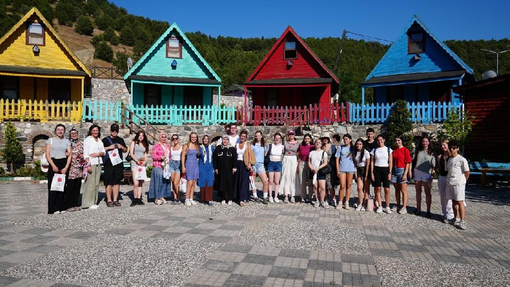 Dünya gençleri, Gürsu armudundan kurabiye yaptı