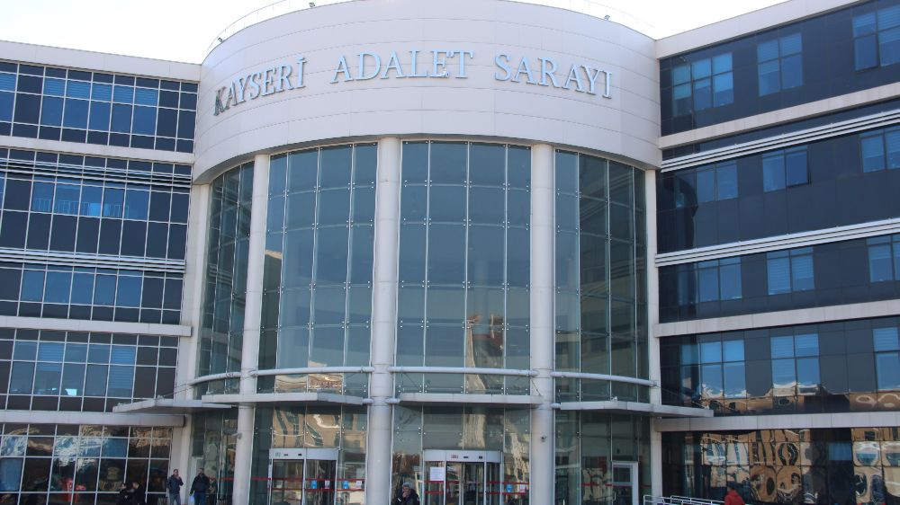  Eğlence mekanındaki cinayetin sanıkları hakim karşısına çıktı