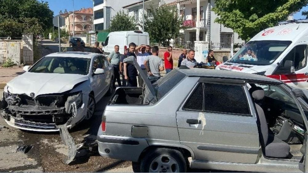 Elazığ’da trafik kazası: 3 yaralı