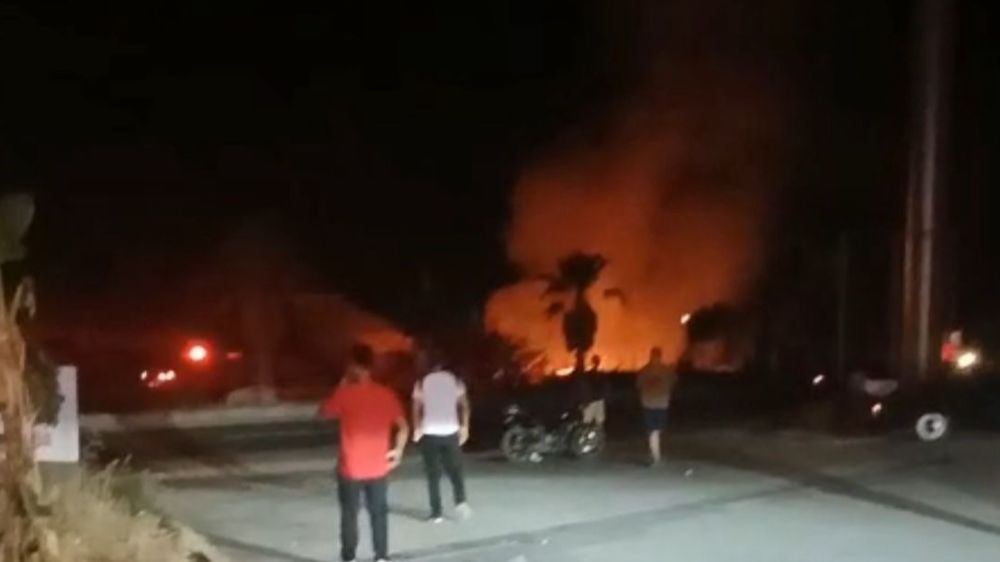 Elektrik trafosunda başlayıp otluk alana sıçrayan yangın büyümeden söndürüldü