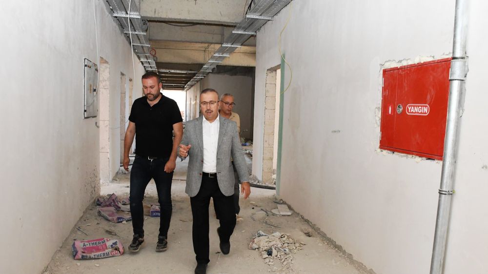 Emek Anadolu Lisesi yükseliyor