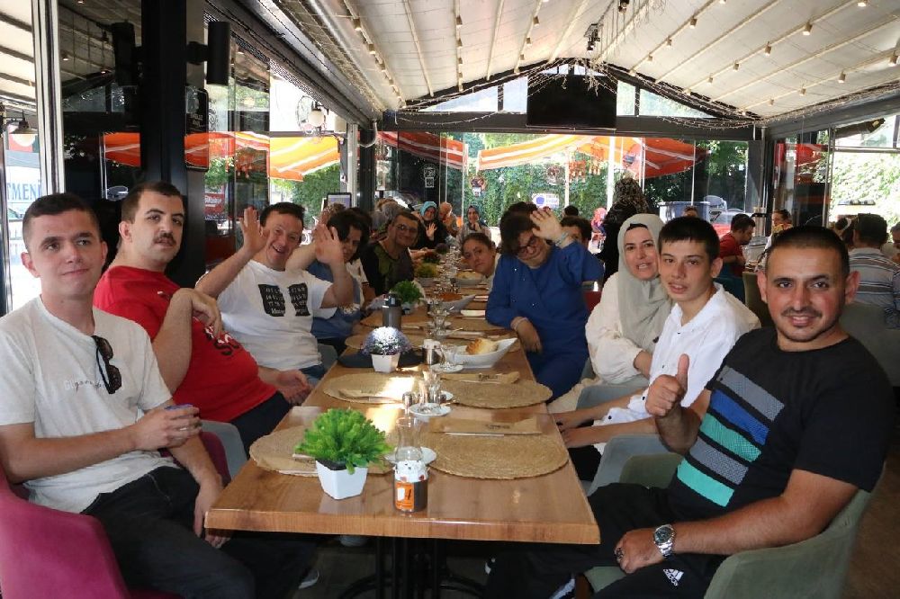 Engelsiz yaz atölyelerinde sıcak buluşma