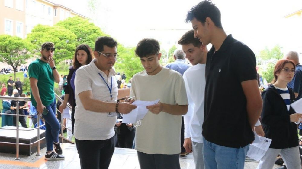 Erzincan YKS'de büyük başarı elde etti