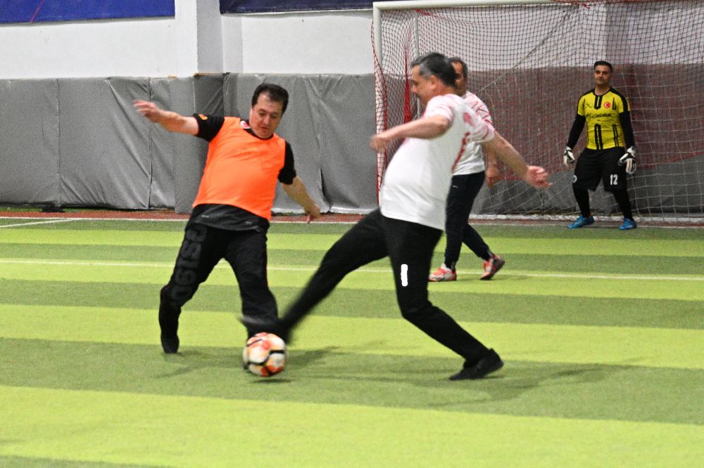 Erzurum protokolü ve medya mensupları "Sağlıklı yaşam için" sahaya çıktı