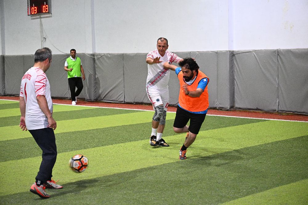 Erzurum protokolü ve medya mensupları "Sağlıklı yaşam için" sahaya çıktı